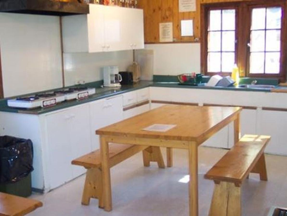 Hostel Hi Maligne Canyon - *
